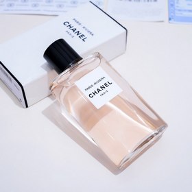 Название бренда： Chanel Ароматическая свеча «Венеция» Объем： 125