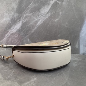 Coach/蔻驰 Модель c3597 Ellen Crossbody Сумка-седло с хризантемой