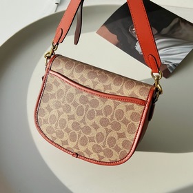 Coach/蔻驰 Модель ca093 Карамельный цвет Ретро сумка-седло через пл