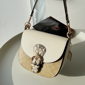 Сумка Kleo серии Coach/Kleo с клапаном на застежке и кожа с текст