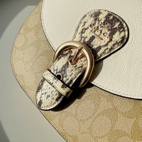 Сумка Kleo серии Coach/Kleo с клапаном на застежке и кожа с текст