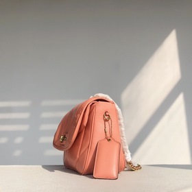 Coach, модель： C8560, стеганая сумка через плечо PILLOW MADISON,