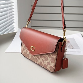Coach/蔻驰 Старая модная сумка через плечо с буквой на передней час
