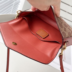 Coach/蔻驰 Старая модная сумка через плечо с буквой на передней час