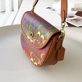 Сумка Coach/Coach Rainbow Retro Saddle Bag с ремнем через плечо Д