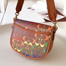 Сумка Coach/Coach Rainbow Retro Saddle Bag с ремнем через плечо Д