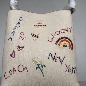 Сумка Coach Town Bucket с вышивкой, модель 8282 Кожа с текстурой 