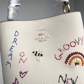 Сумка Coach Town Bucket с вышивкой, модель 8282 Кожа с текстурой 