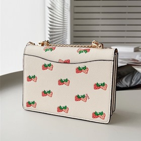 coacg/Coach  Модель： CB599 Klare сумка с клапаном и цепочкой  