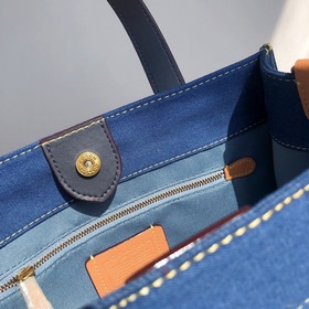 Coach / Код модели： CA108 Большая сумка Field Tote из серии Denim