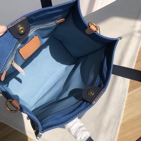 Coach / Код модели： CA108 Большая сумка Field Tote из серии Denim