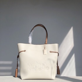 Coach, модель CA165, сумка Andy Tote Материал： кожа. Логотип с п
