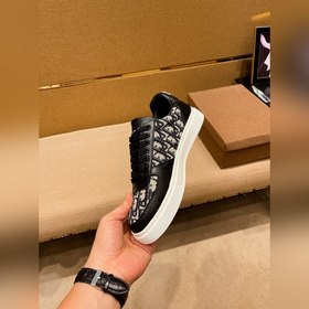 DIOR Мужская обувь высокого класса. Верхняя часть обувизготовлена