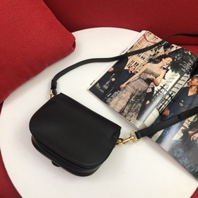Сумка Dior BOBBY в стиле ретро из новой коллекции ранней осени Ре