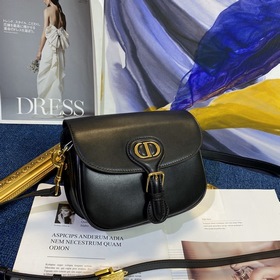 Dior BOBBY – новая модель сумки в стиле ретро для ранней осени Ре