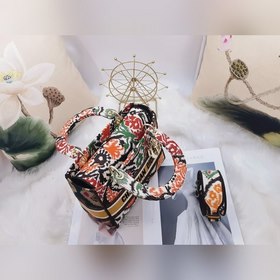 DIOR Lady Dior вышитая серия с новым узором из цветов кешью, свет