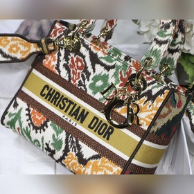 DIOR Lady Dior вышивка серия «Кленовый лист» светло-золотистого ц