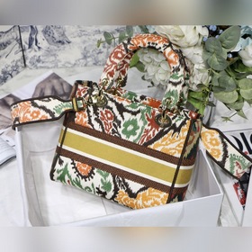 DIOR Lady Dior вышивка серия «Кленовый лист» светло-золотистого ц