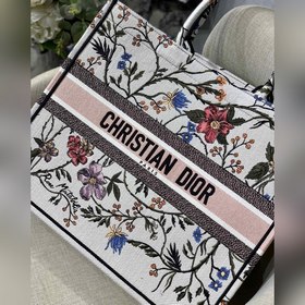 DIOR TOTE сумка с розовым узором Впервые представленная сумка TOT