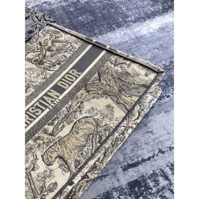 Большая сумка Dior Book Tote Является воплощением мастерства Dior
