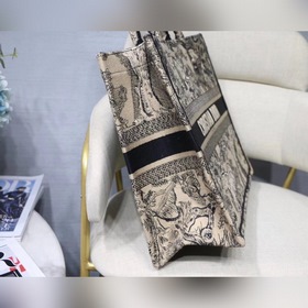 Сумка Dior Book Tote Размер 41,5 см