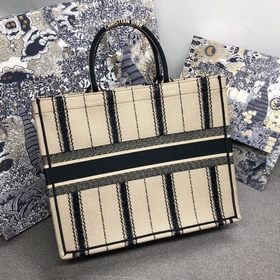 DIOR Book Tote, большой размер Большинство людей, покупающих пред