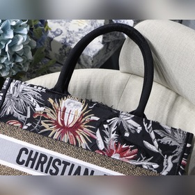 Dior Book Tote Garden Series Small Model M1286 Большинство людей,