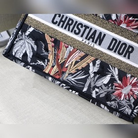 Dior Book Tote Garden Series Small Model M1286 Большинство людей,