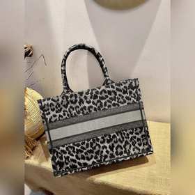 Серия Dior Book Tote, модель M1286 Много In Lights Большинство лю