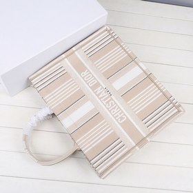 Сумка Dior Book Tote с полосками бежевого цвета  Эта сумка Book