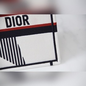 Сумка Dior book tote, модель № 1286 Популярная сумка-тоут с лакон