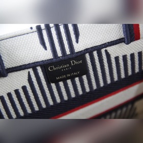 Сумка Dior book tote, модель № 1286 Популярная сумка-тоут с лакон