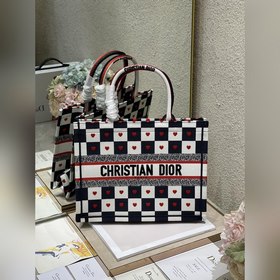 Сумка для покупок Dior book tote Черно-белая клетка сердечками А