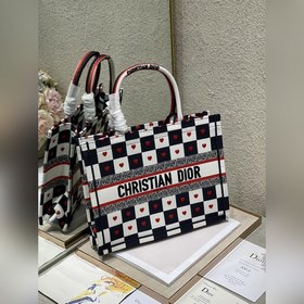 Сумка для покупок Dior book tote Черно-белая клетка сердечками А
