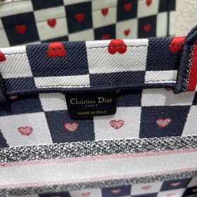 Сумка для покупок Dior book tote Черно-белая клетка сердечками А