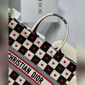 Сумка для покупок Dior book tote Черно-белая клетка сердечками А
