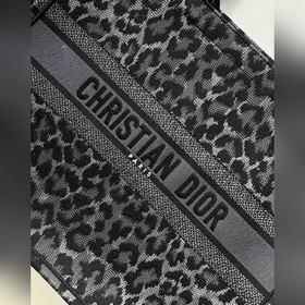 DIOR Book Tote сумка с леопардовым принтом Когда большинство люд