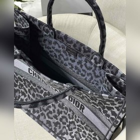 DIOR Book Tote сумка с леопардовым принтом Когда большинство люд