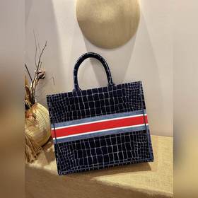 Dio.r Book Tote серия ручных сумок-тоут, модель M1286 Когда боль