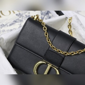 Dior 30 Montaigne, черный 30 Montaigne — это сумка в классическом