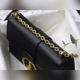 Dior 30 Montaigne, черный 30 Montaigne — это сумка в классическом