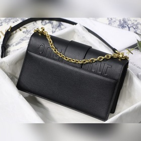 Dior 30 Montaigne, черный 30 Montaigne — это сумка в классическом