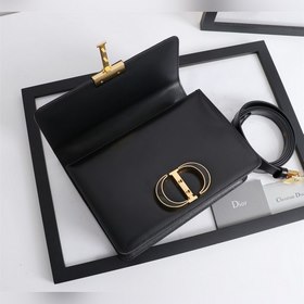 DIOR Lady Dior Montagne с черной эмалевой застежкой Модель： D671