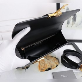 DIOR Lady Dior Montagne с черной эмалевой застежкой Модель： D671