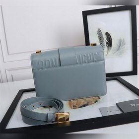 DIOR Lady Dior Серебристая эмалевая застежка, модель： D6712 Сери