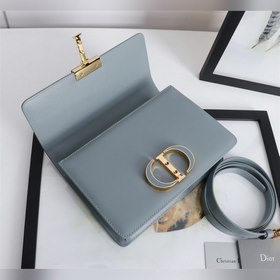 DIOR Lady Dior Серебристая эмалевая застежка, модель： D6712 Сери