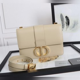 DIOR Lady Dior Монтень с пряжкой из эмали цвета миндального цвет