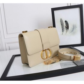 DIOR Lady Dior Монтень с пряжкой из эмали цвета миндального цвет