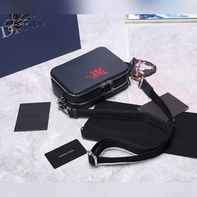 Новая сумка через плечо DIOR из зернистой кожи бычка Модель： 9331