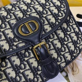 Сумка Dior BOBBY в стиле ретро из новой коллекции ранней осени Ре
